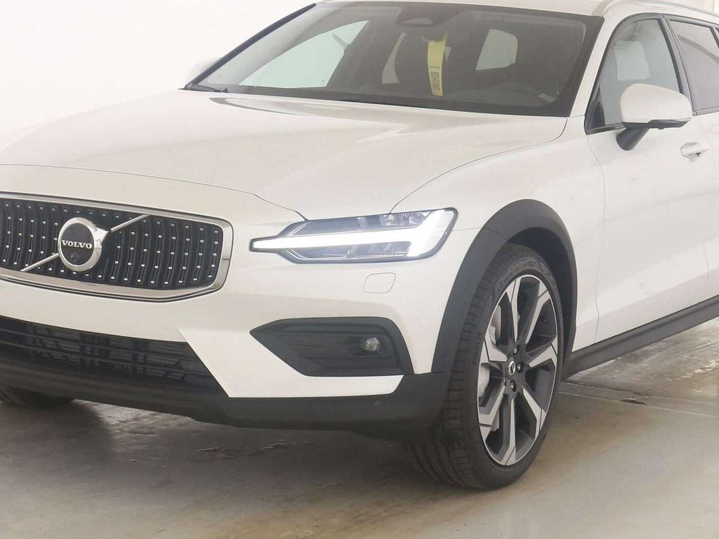 Volvo  Cross Country Ultimate AWD*UPE 79.650.- Euro