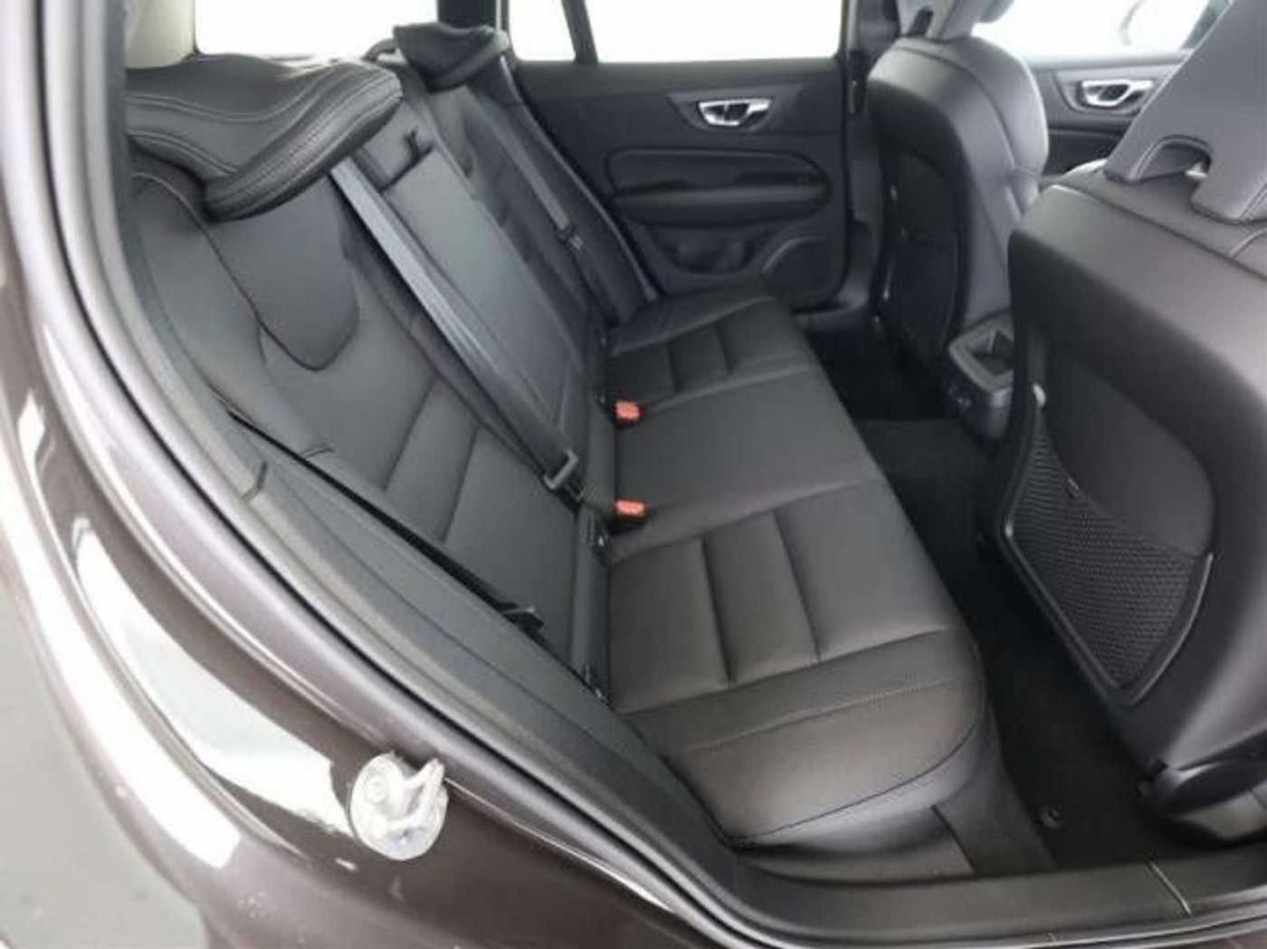 Volvo  Plus Dark*SD*AHK*BLIS*ACC*VOLL-LED*0,99% eff