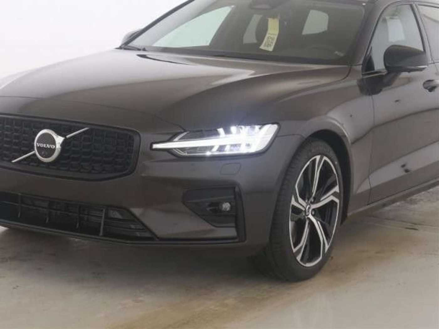 Volvo  Plus Dark*SD*AHK*BLIS*ACC*VOLL-LED*0,99% eff