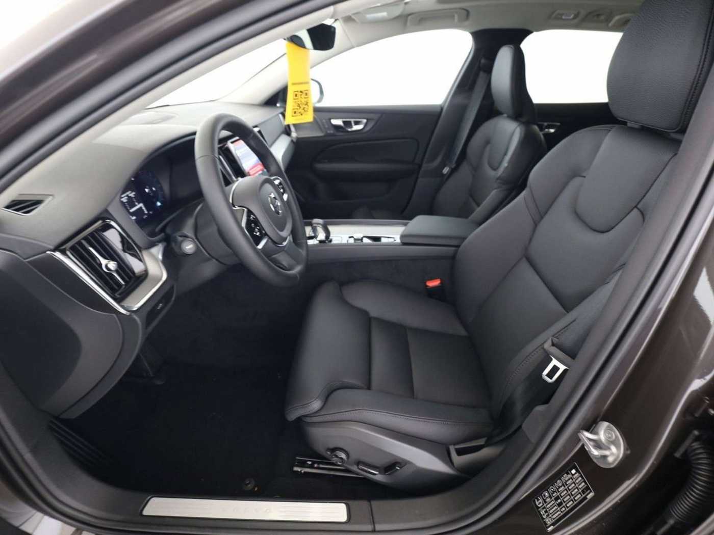 Volvo  Plus Dark*SD*AHK*BLIS*ACC*VOLL-LED*0,99% eff