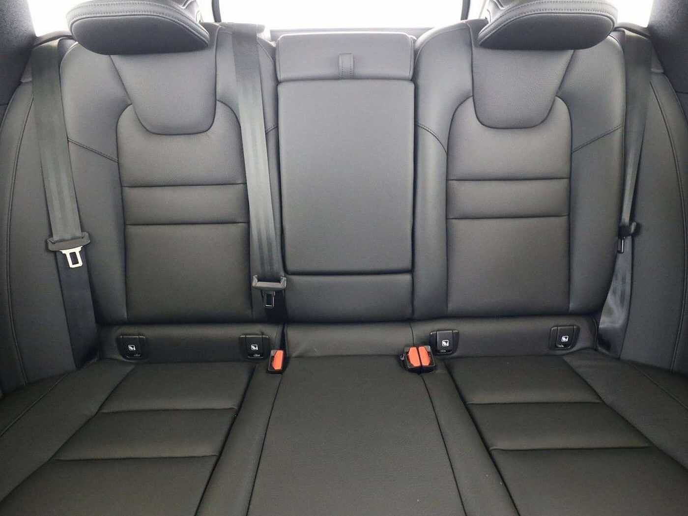 Volvo  Plus Dark*SD*AHK*BLIS*ACC*VOLL-LED*0,99% eff
