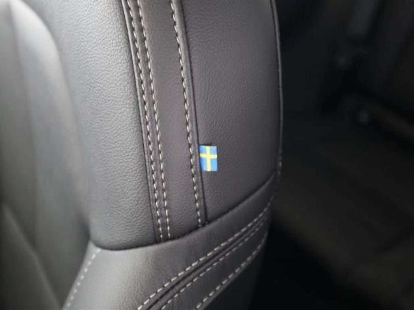 Volvo  B4 Ultra Dark*ACC*BLIS*VOLL-LED**0,99% eff.