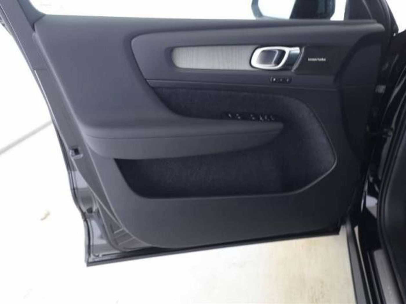 Volvo  B4 Ultra Dark*ACC*BLIS*VOLL-LED**0,99% eff.