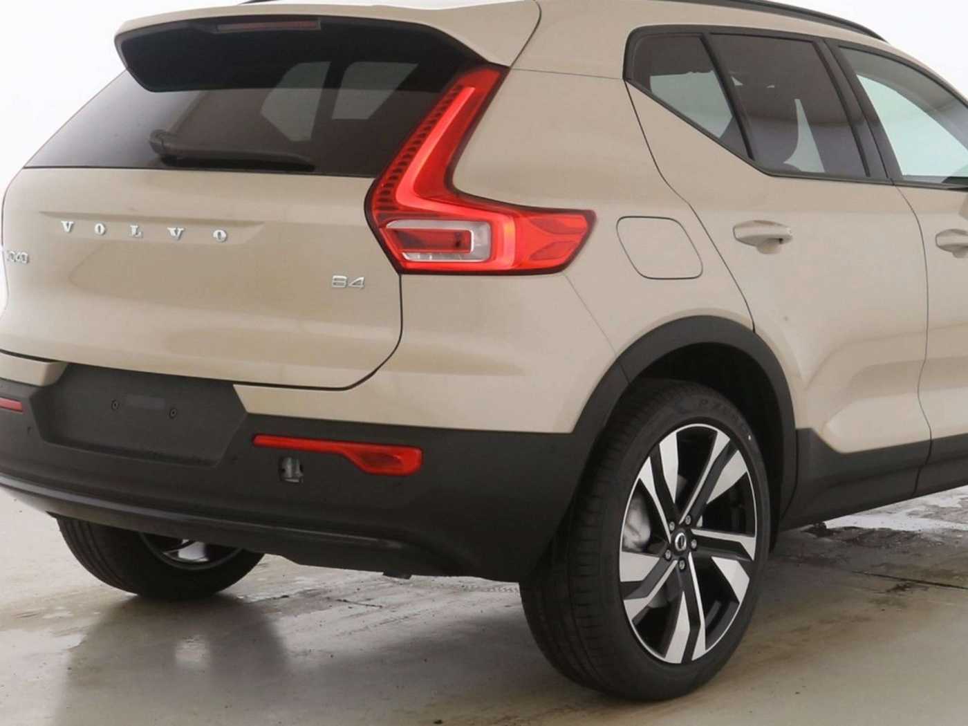 Volvo  Ultra Dark*LEDER*360°*ACC*BLIS*PIXEL-LED