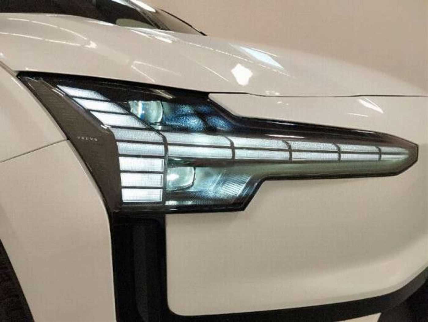 Volvo  Plus Pure Electric Extended Range *0,99%eff