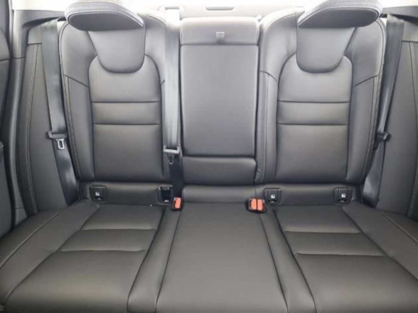 Volvo  Plus Dark*PANOSD*STH*360°
