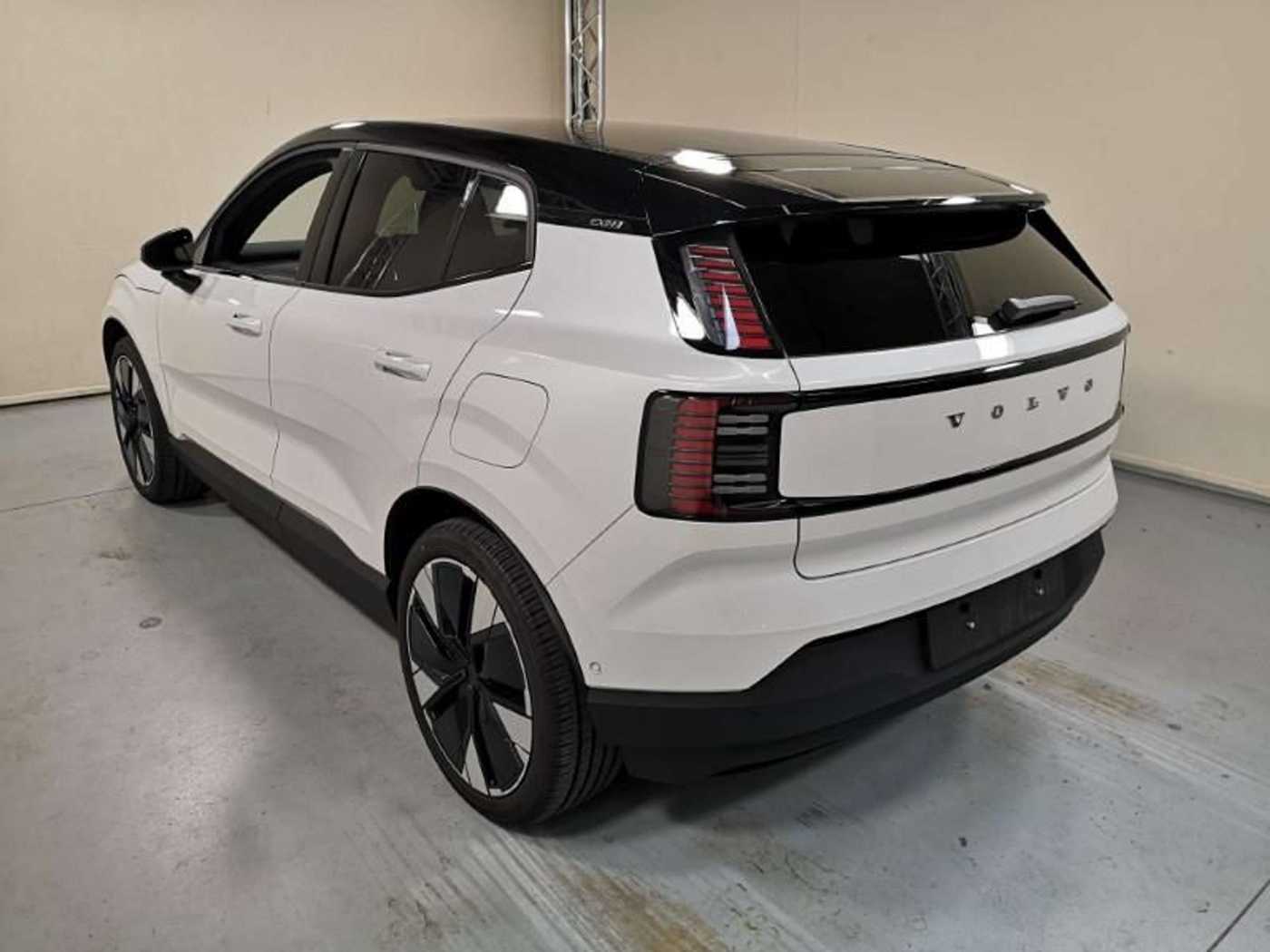 Volvo  Ultra Twin AWD Performance Pure Electric