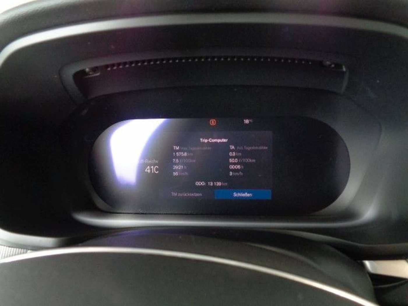 Volvo  B4 Plus Dark*ACC*VOLL-LED*HARMAN KARDON