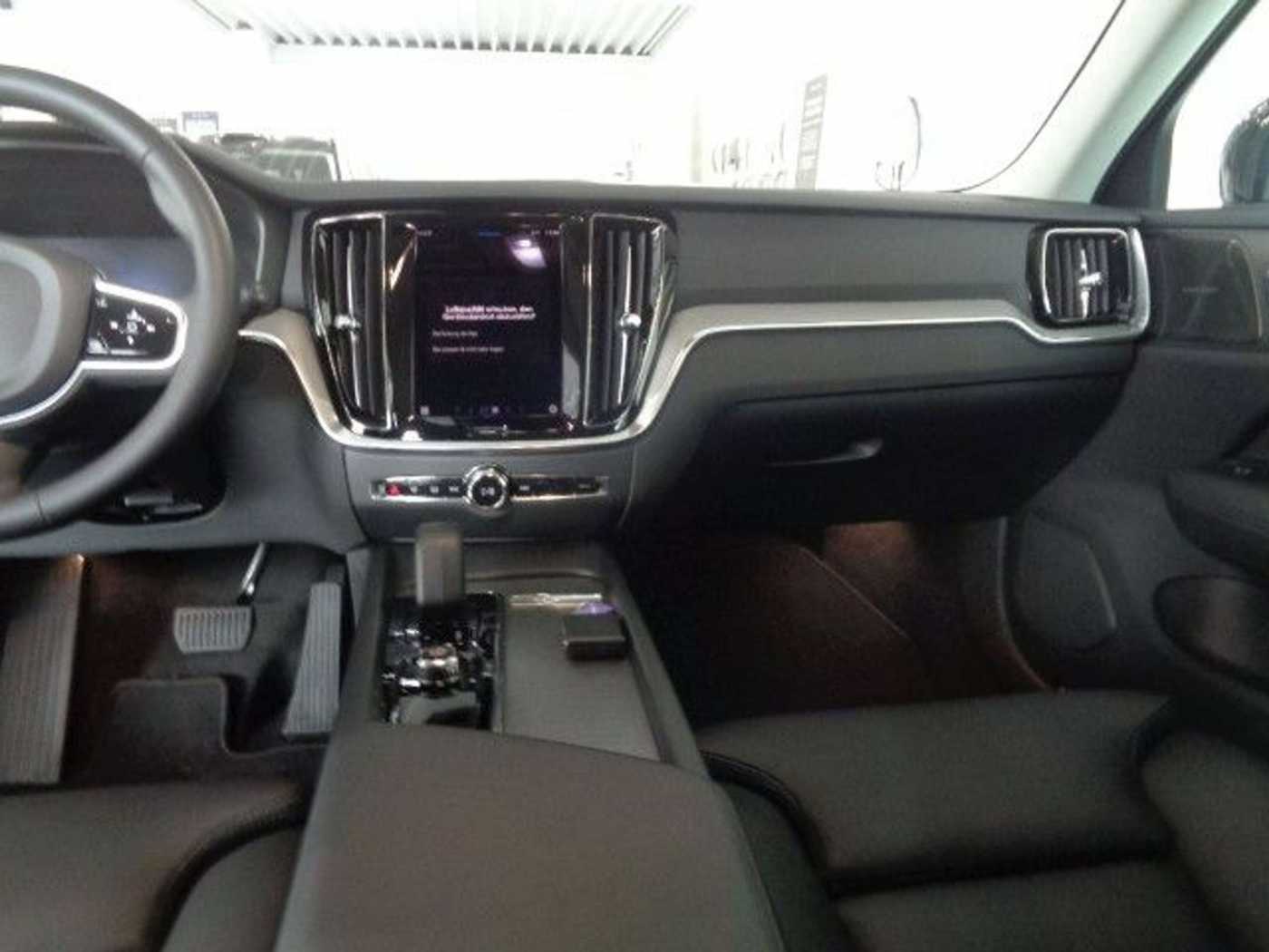 Volvo  B4 Plus Dark*ACC*VOLL-LED*HARMAN KARDON