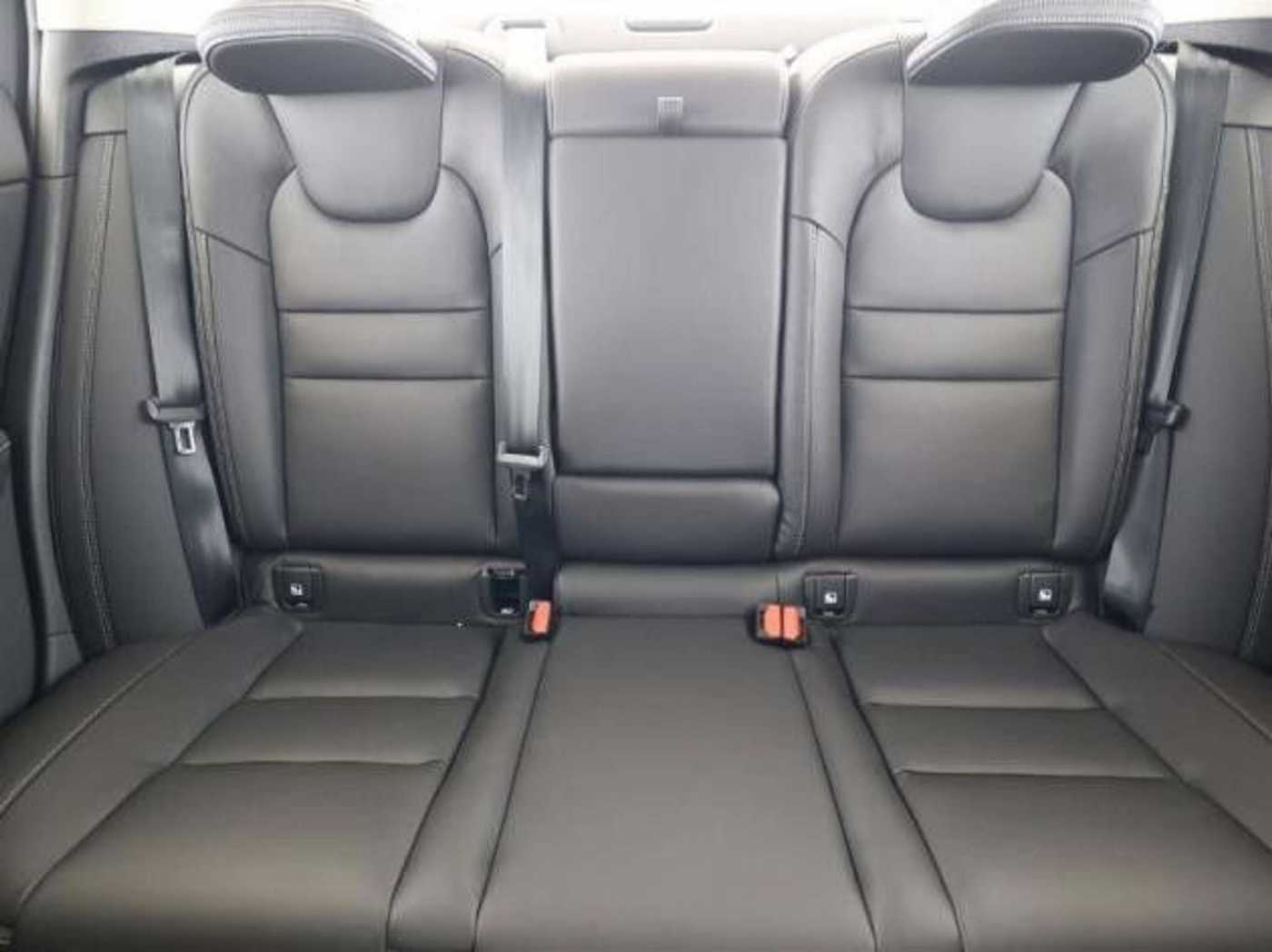 Volvo  Plus Dark*STH*360°*BLIS*ACC*PANOSD*HARMAN*20