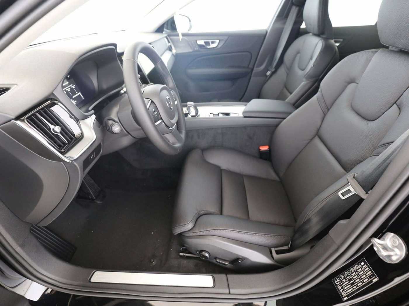 Volvo  Core*VOLL-LED*LEDER*E-SITZ*harman*ACC*BLIS*