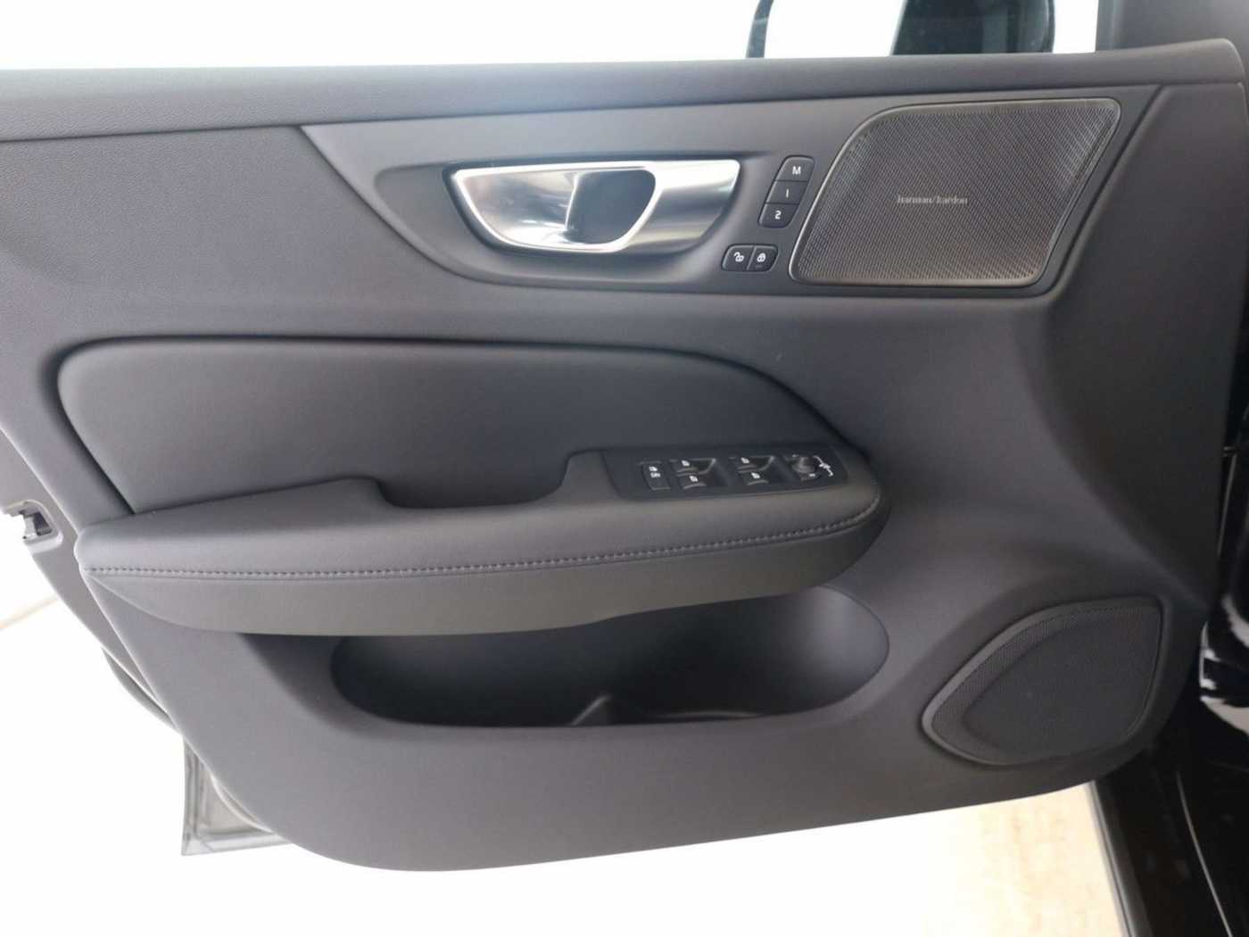 Volvo  Core*VOLL-LED*LEDER*E-SITZ*harman*ACC*BLIS*