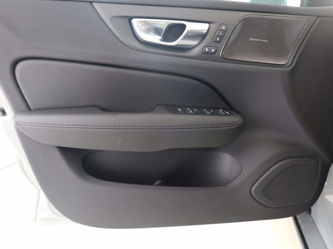 Volvo  B4 Core*ABSTANDSTEMPOMAT*BLIS*VOLL-LED*KAM