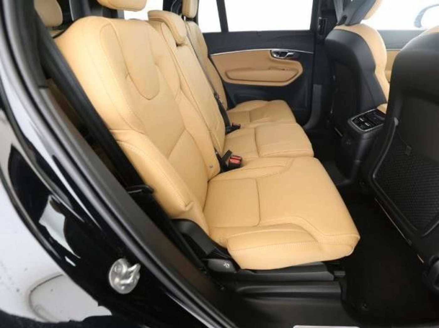 Volvo  Ultra Bright Recharge Plug-In Hybrid*AMBER