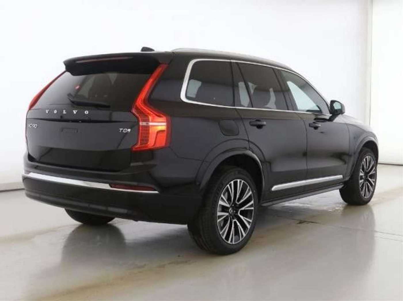 Volvo  Ultra Bright Recharge Plug-In Hybrid*AMBER