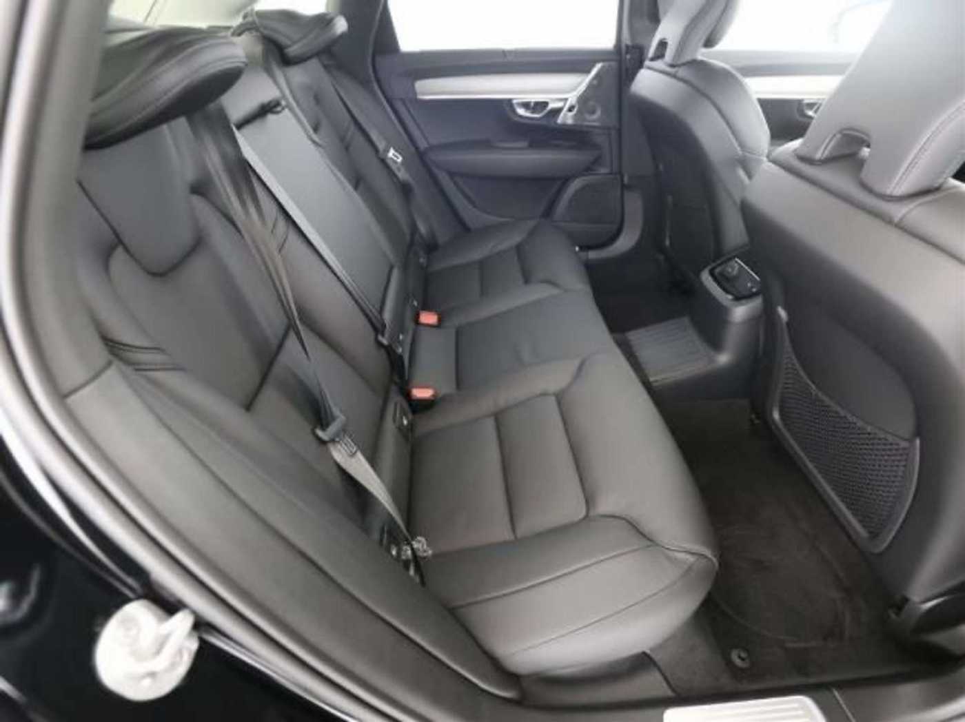 Volvo  Ultimate Bright Plug-In Hybrid*BOWERS*360