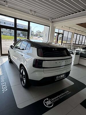 Volvo  Plus Pure Electric
