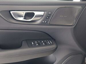 Volvo  Plus Dark*SD*AHK*BLIS*ACC*VOLL-LED*0,99% eff
