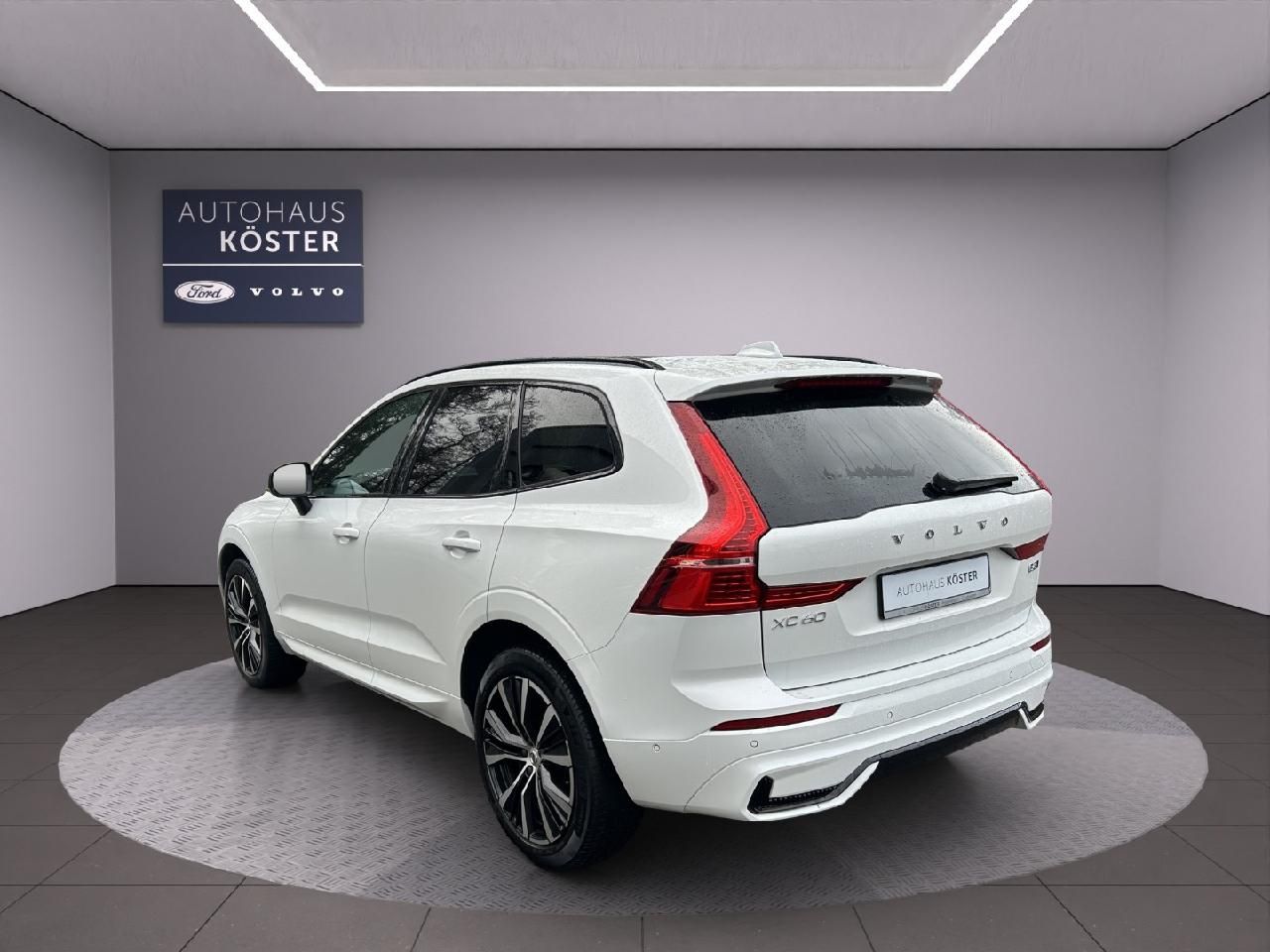 Volvo  Ultimate Dark AWD