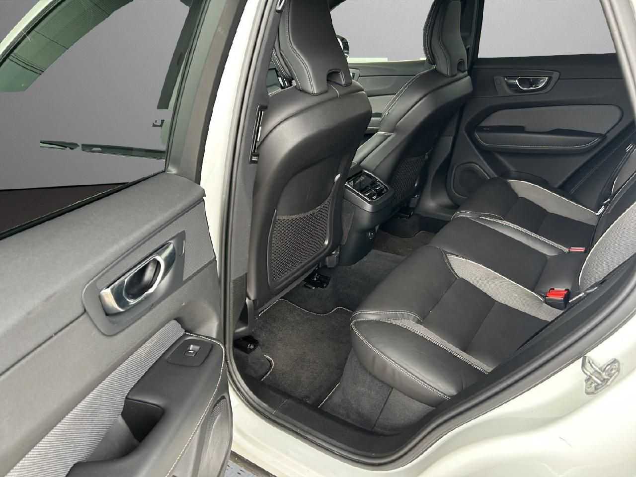 Volvo  R-Design B5 AWD Geartronic Xenium-Paket