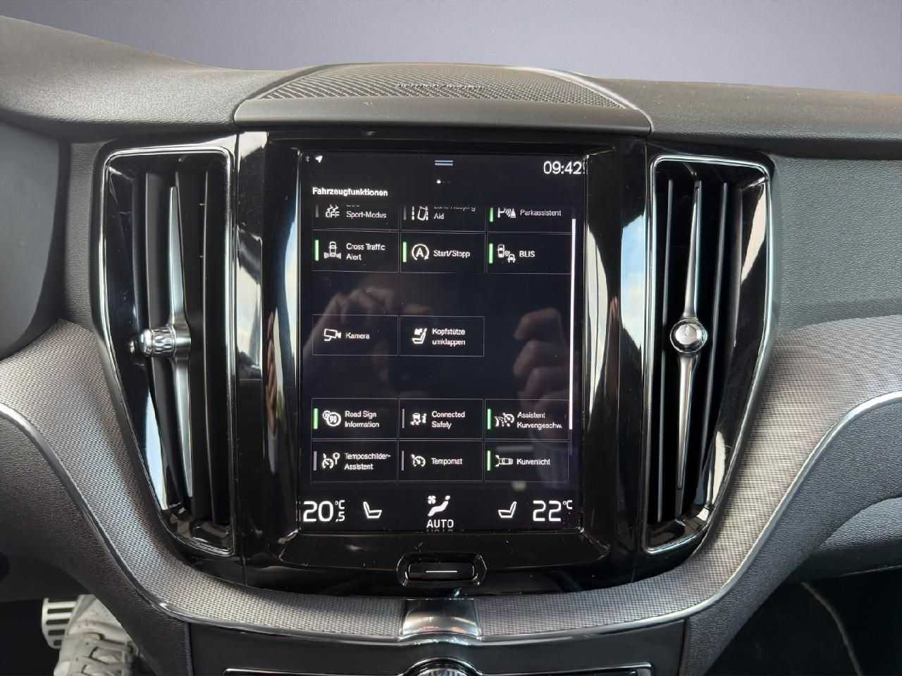 Volvo  R Design 2WD *AHK* Licht Paket* Standheizun