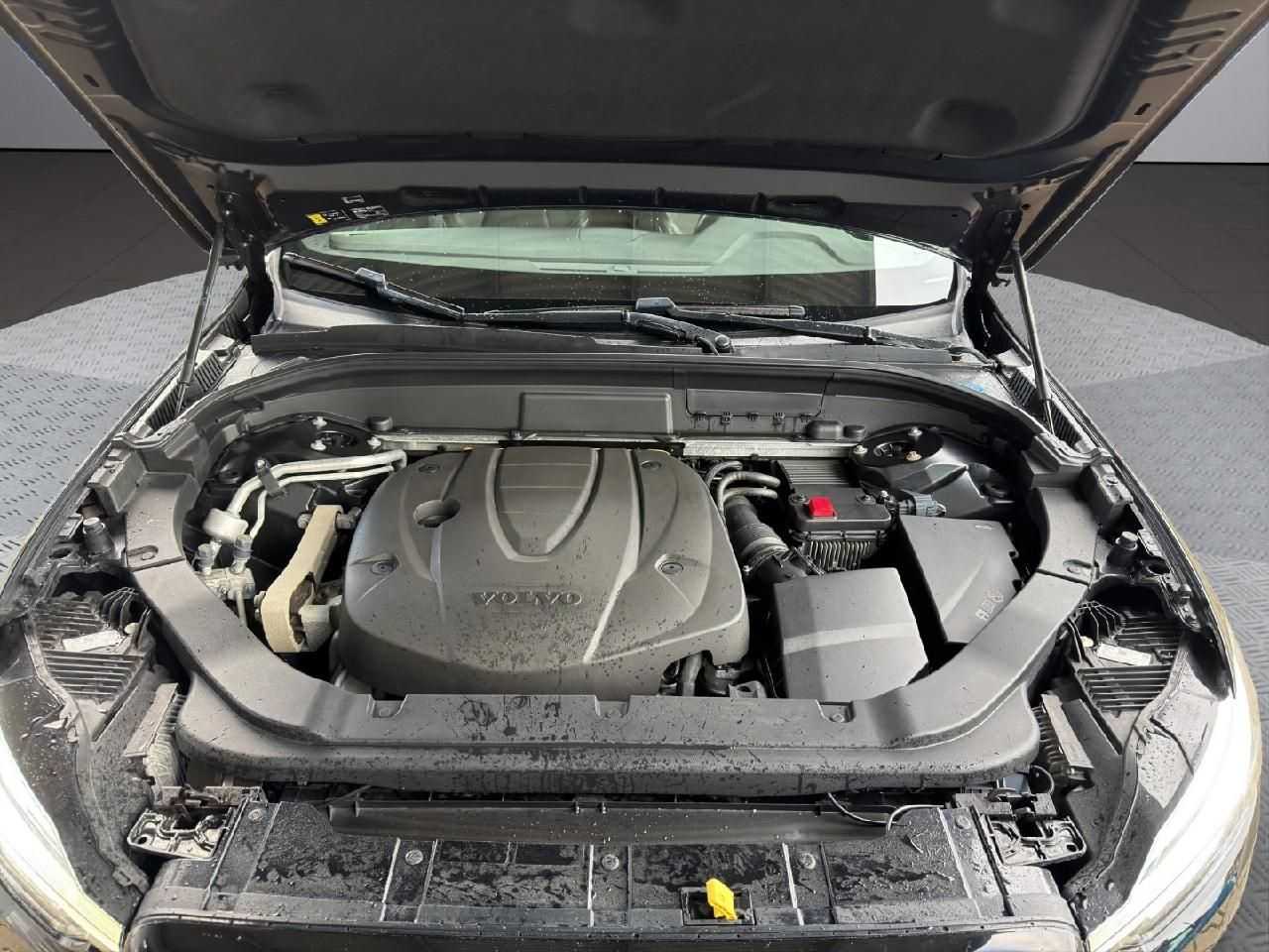 Volvo  R Design 2WD *AHK* Licht Paket* Standheizun