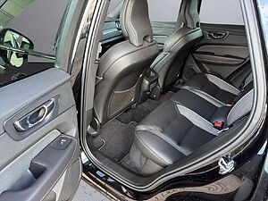 Volvo  R Design 2WD *AHK* Licht Paket* Standheizun