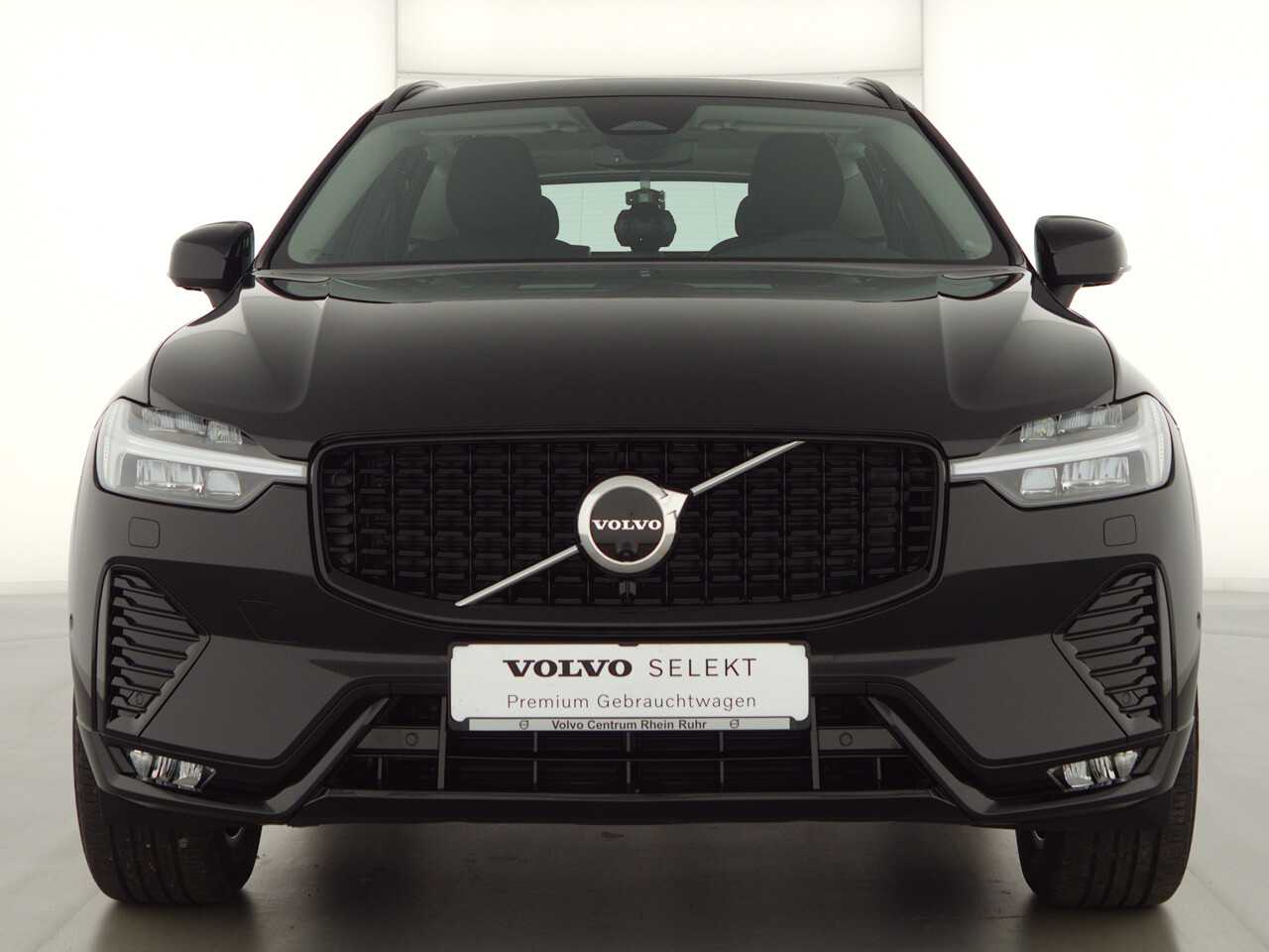 Volvo  XC60 Plus, B4 Mild-Hybrid, Diesel, Dark