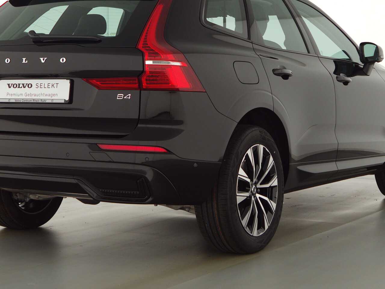 Volvo  XC60 Plus, B4 Mild-Hybrid, Diesel, Dark