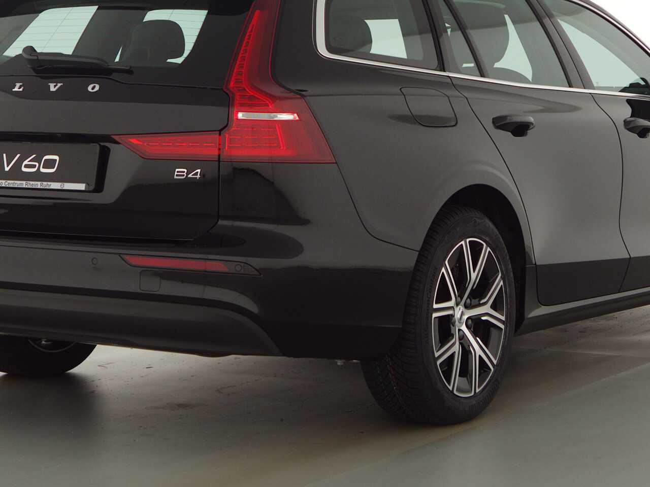 Volvo  V60 Core, B4 Mild-Hybrid, Diesel