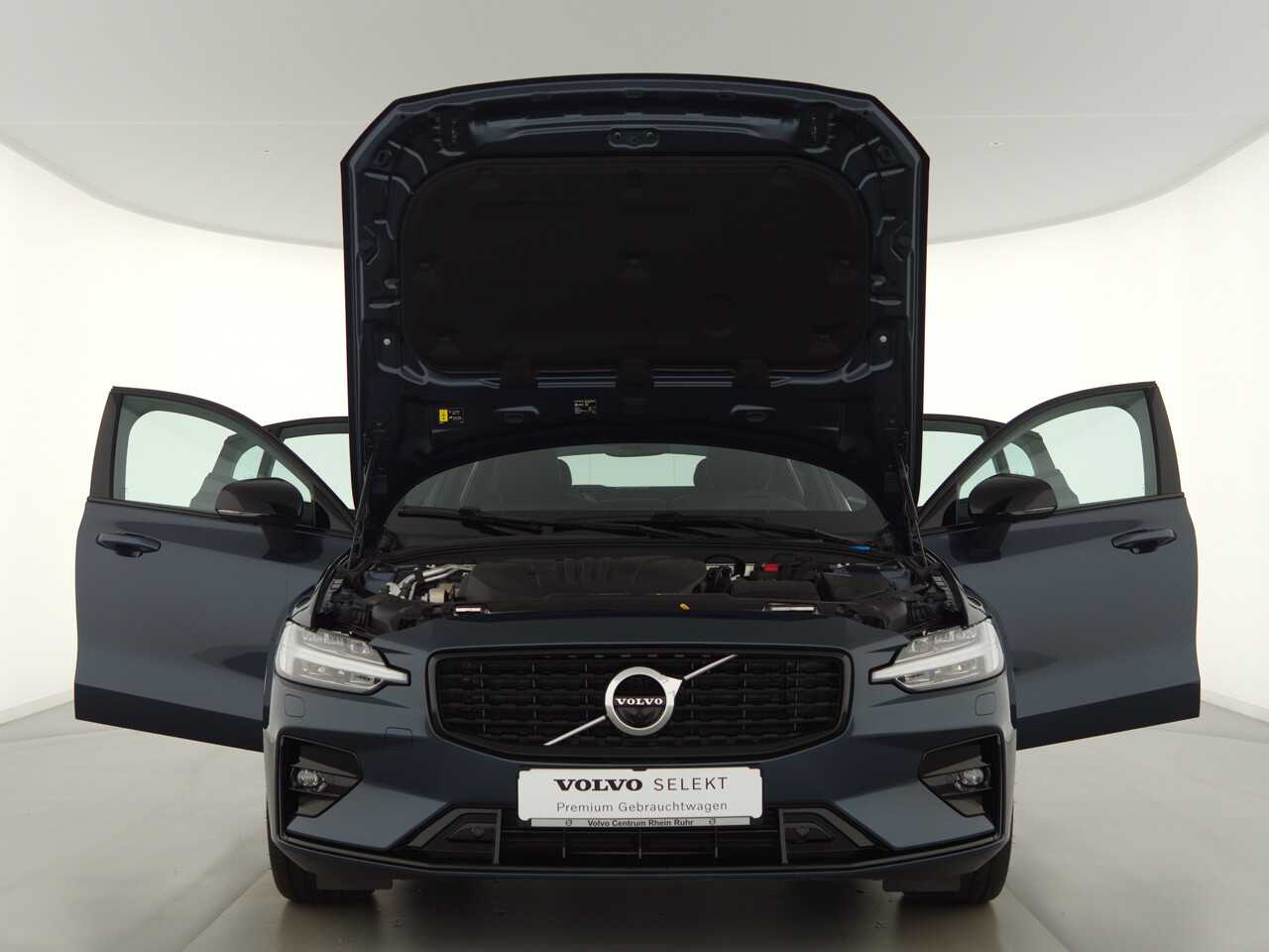 Volvo  S60 R-Design, B4 Mild-Hybrid Benzin