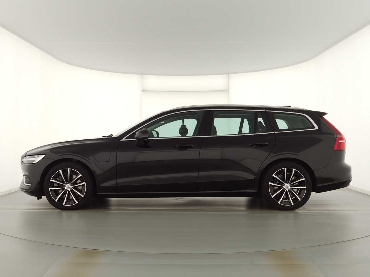 Volvo  V60 Recharge Core, T6 AWD Plug-in Hybrid, Elektrisch/Benzin, Bright