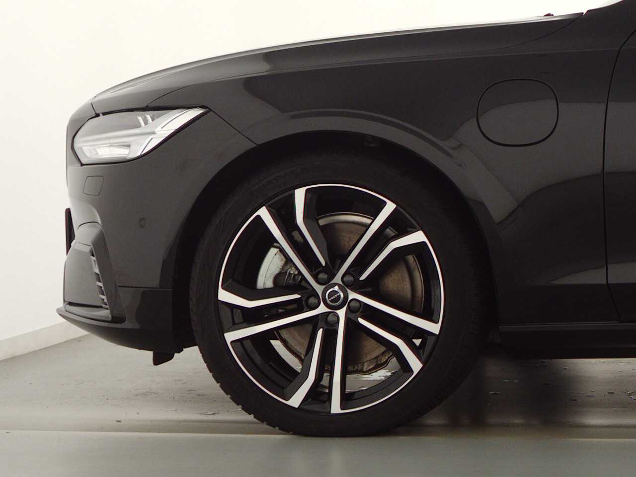 Volvo  V90 Recharge Plus, T8 AWD Plug-in Hybrid, Elektrisch/Benzin, Dark