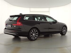 Volvo  V60 Recharge Essential, T6 AWD Plug-in Hybrid, Elektrisch/Benzin, Bright