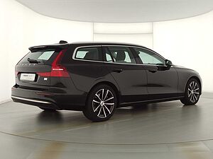 Volvo  V60 Recharge Core, T6 AWD Plug-in Hybrid, Elektrisch/Benzin, Bright