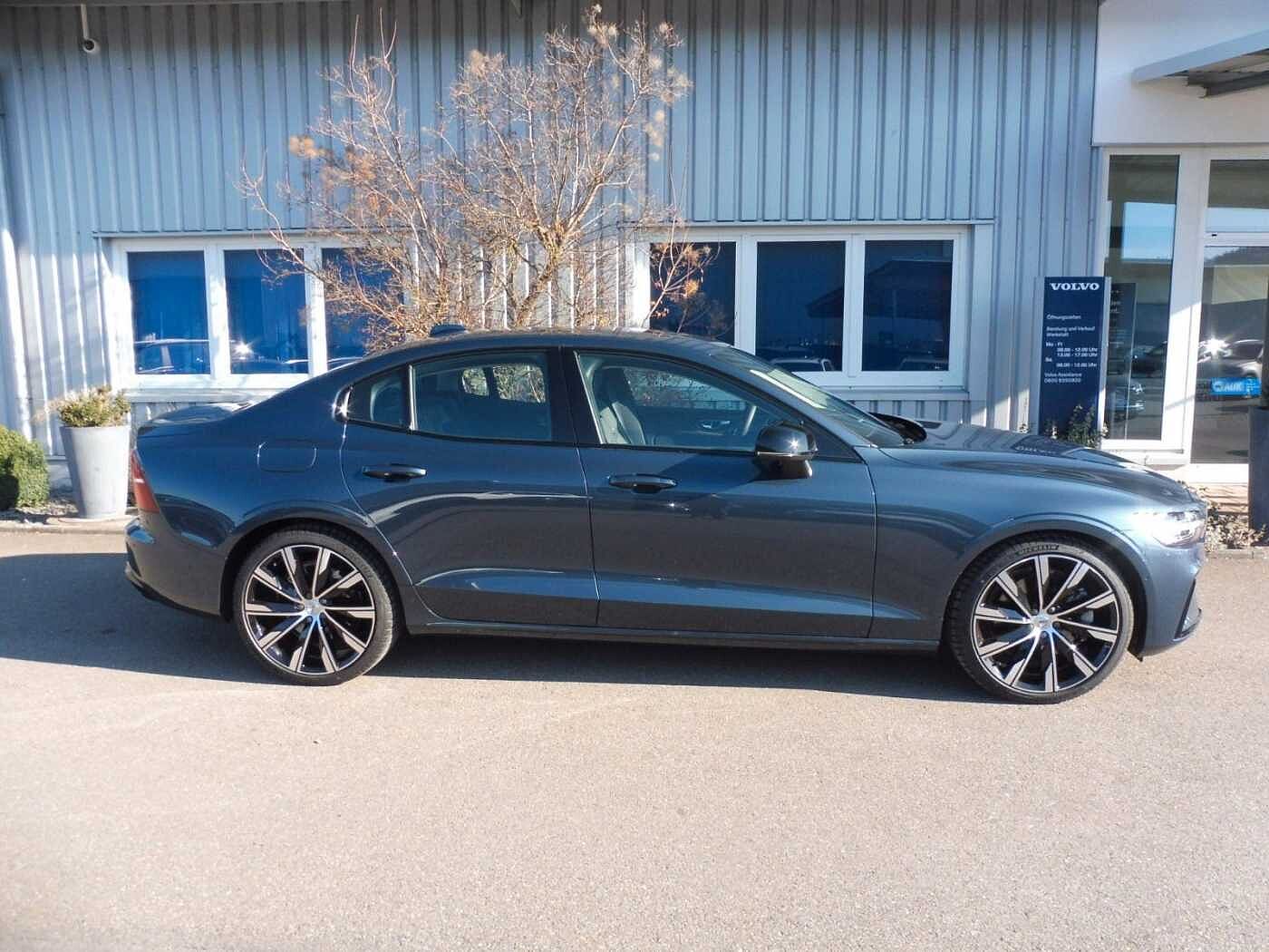 Volvo  Lim. B5  Ultimate Dark AWD