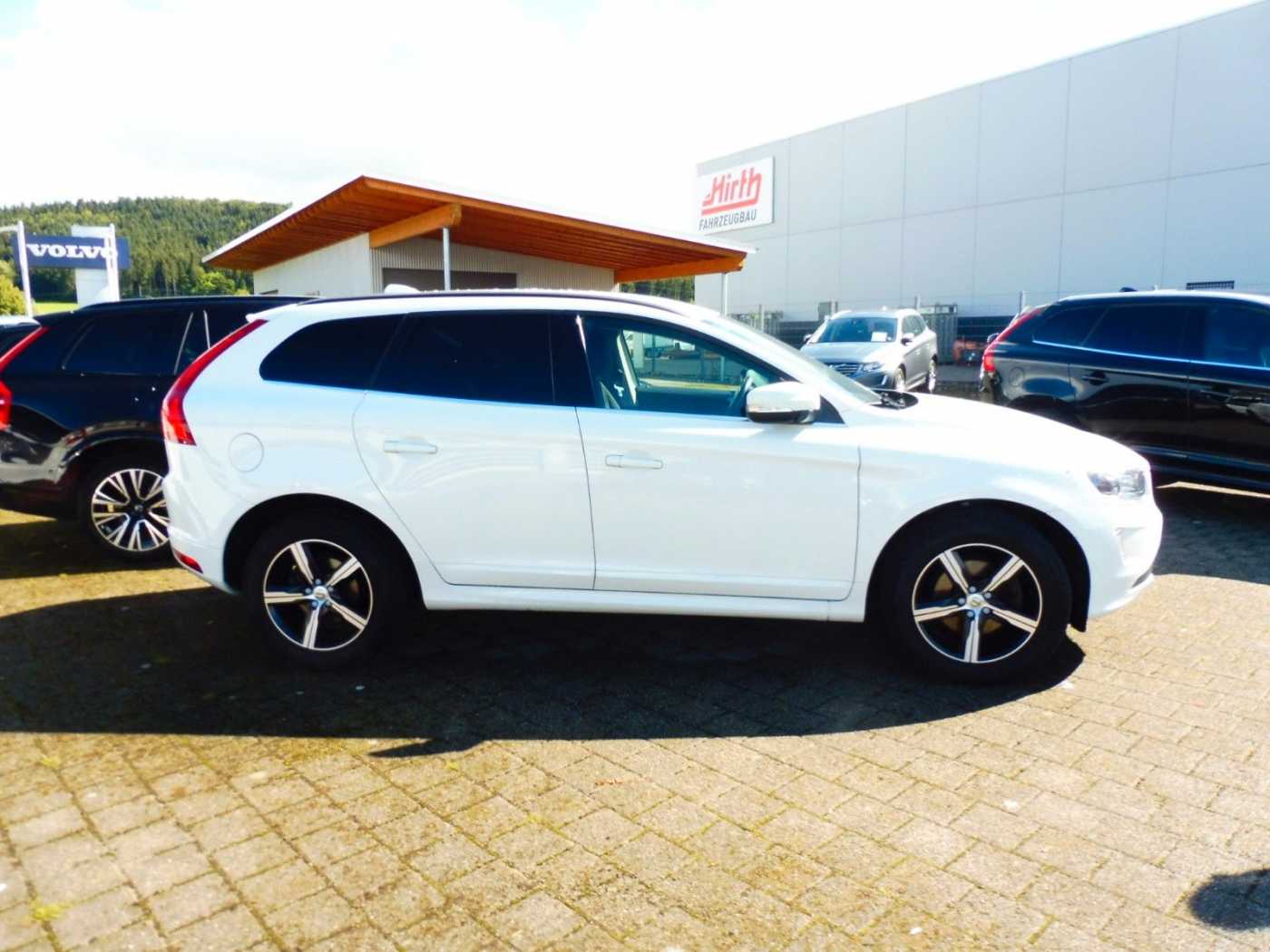 Volvo  D5 Momentum AWD