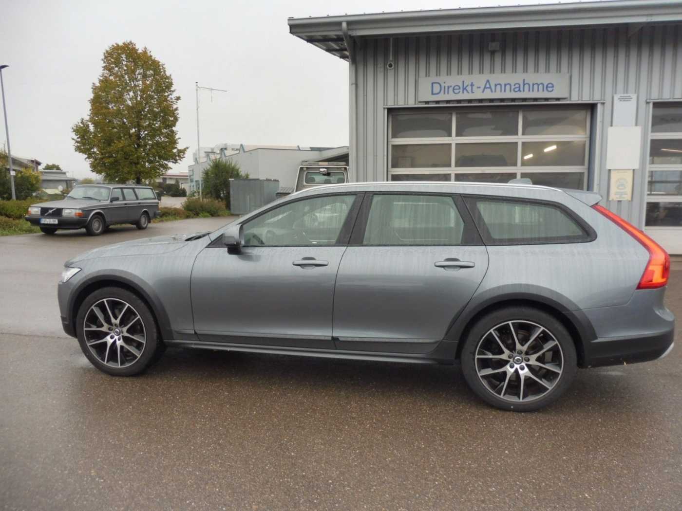 Volvo  D5 Cross Country Pro AWD