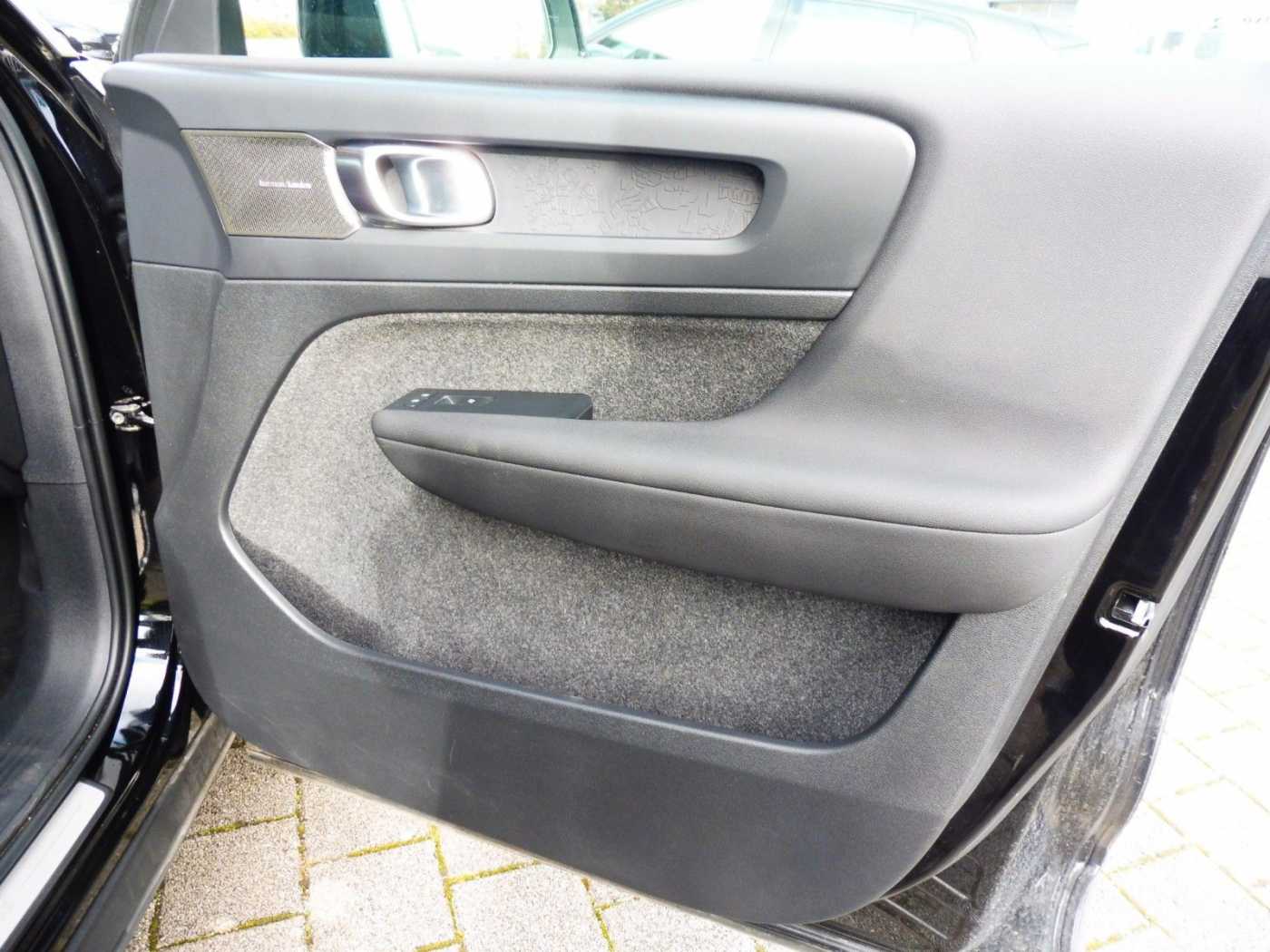 Volvo  Ultimate Recharge Pure Electric 2WD