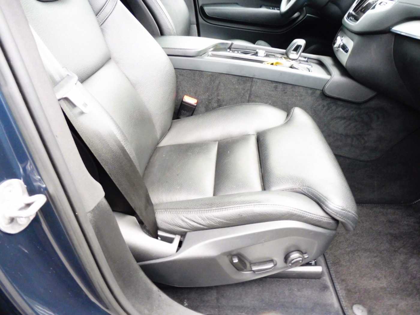 Volvo  B5 Plus Bright AWD