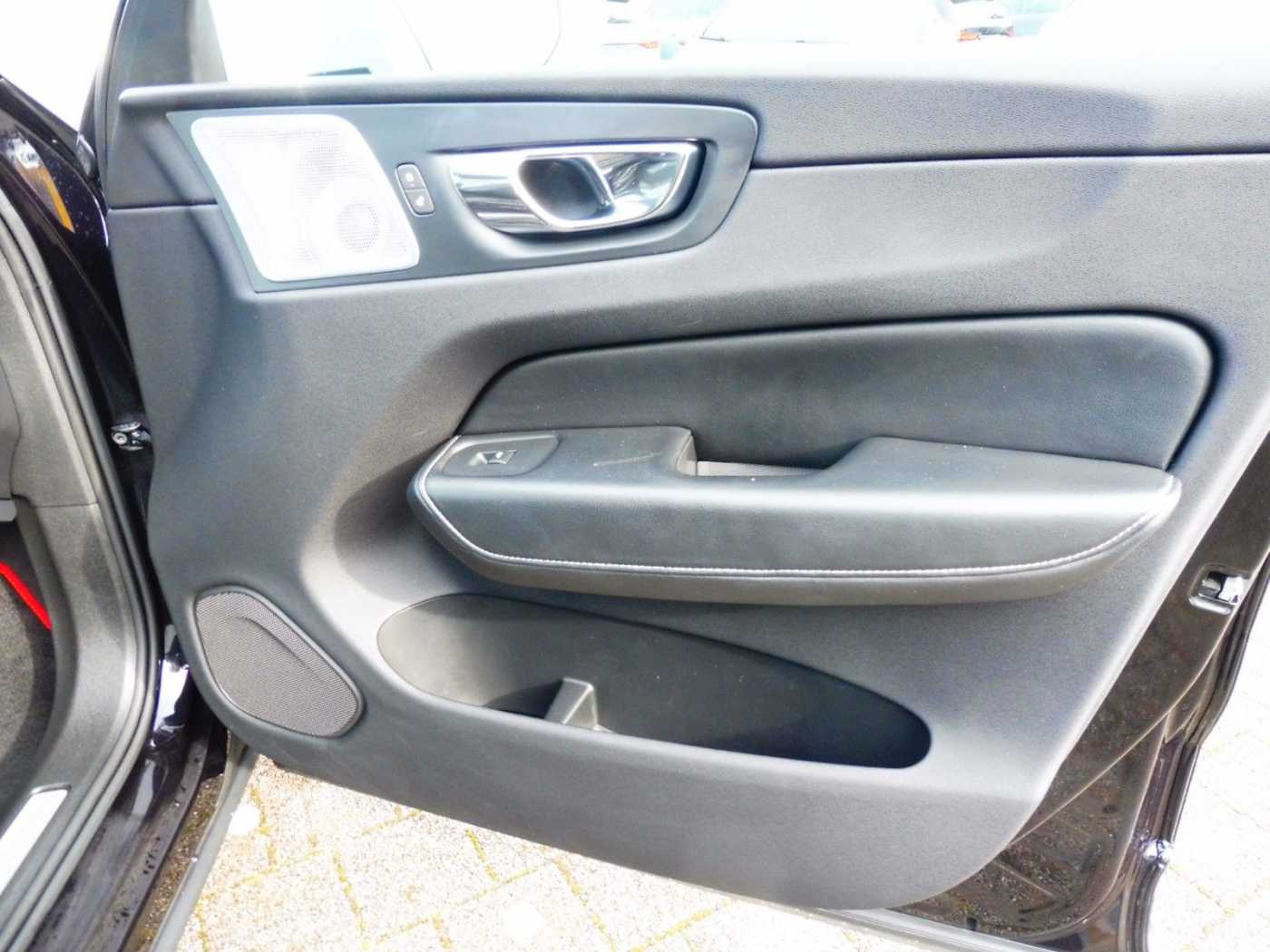 Volvo  D5 R- Design AWD/ Bowser