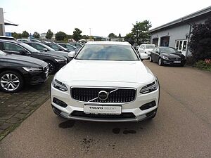 Volvo  B4Cross Country Plus AWD