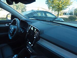 Volvo  B4 Plus Dark 2WD