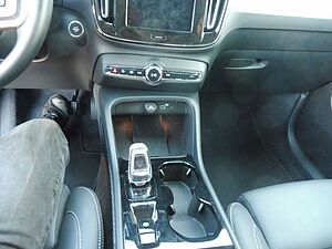 Volvo  B4 Plus Dark 2WD