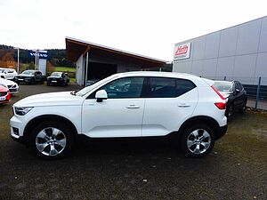 Volvo  B4 Momentum Pro AWD