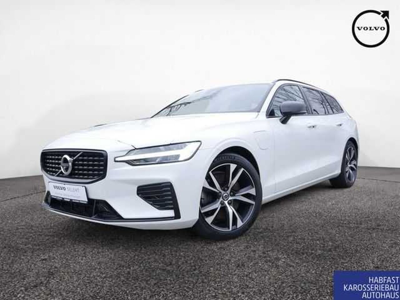 Volvo  Recharge T6 AWD R-Design H K NAVI AHK LED