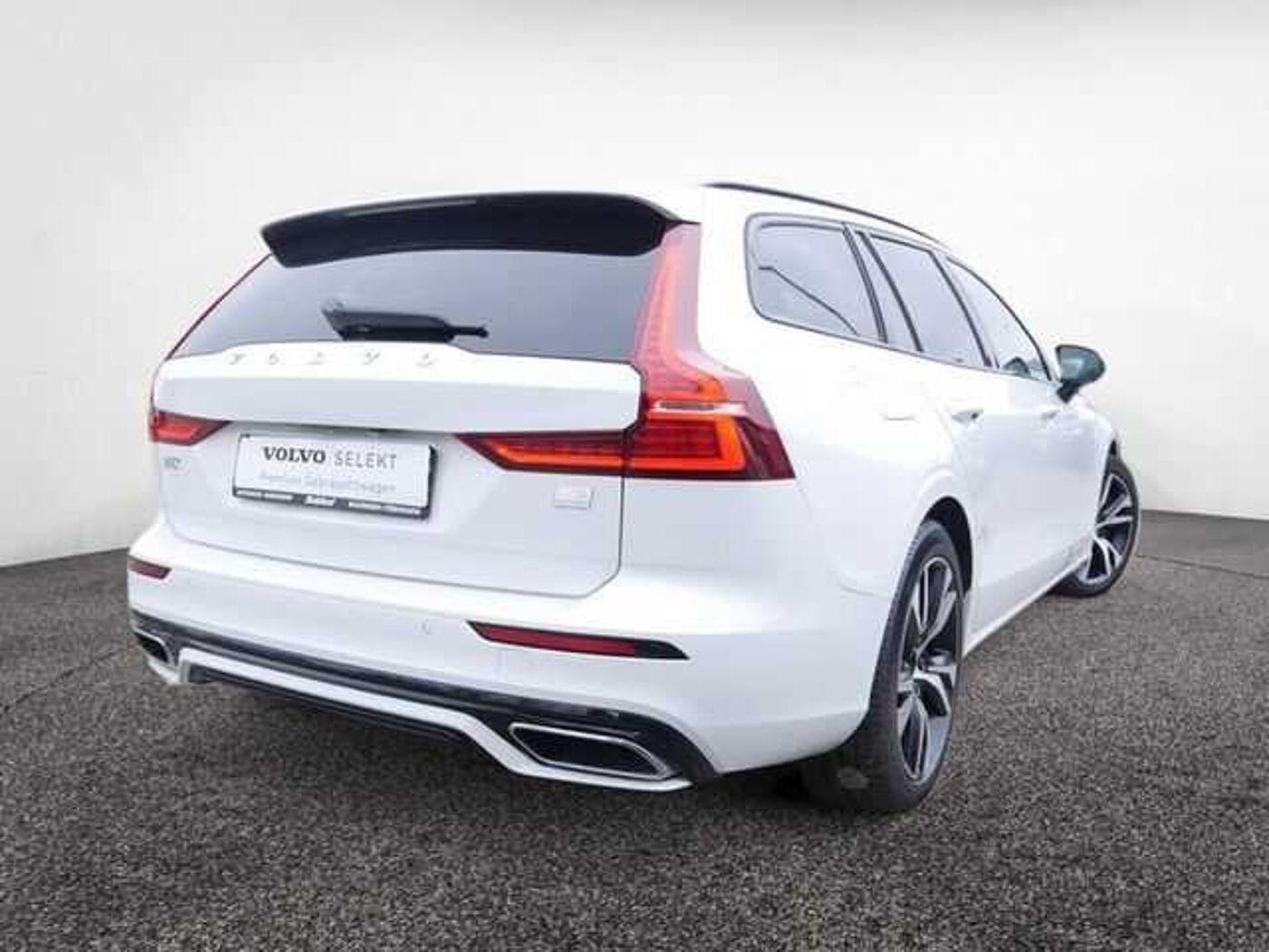 Volvo  Recharge T6 AWD R-Design H K NAVI AHK LED