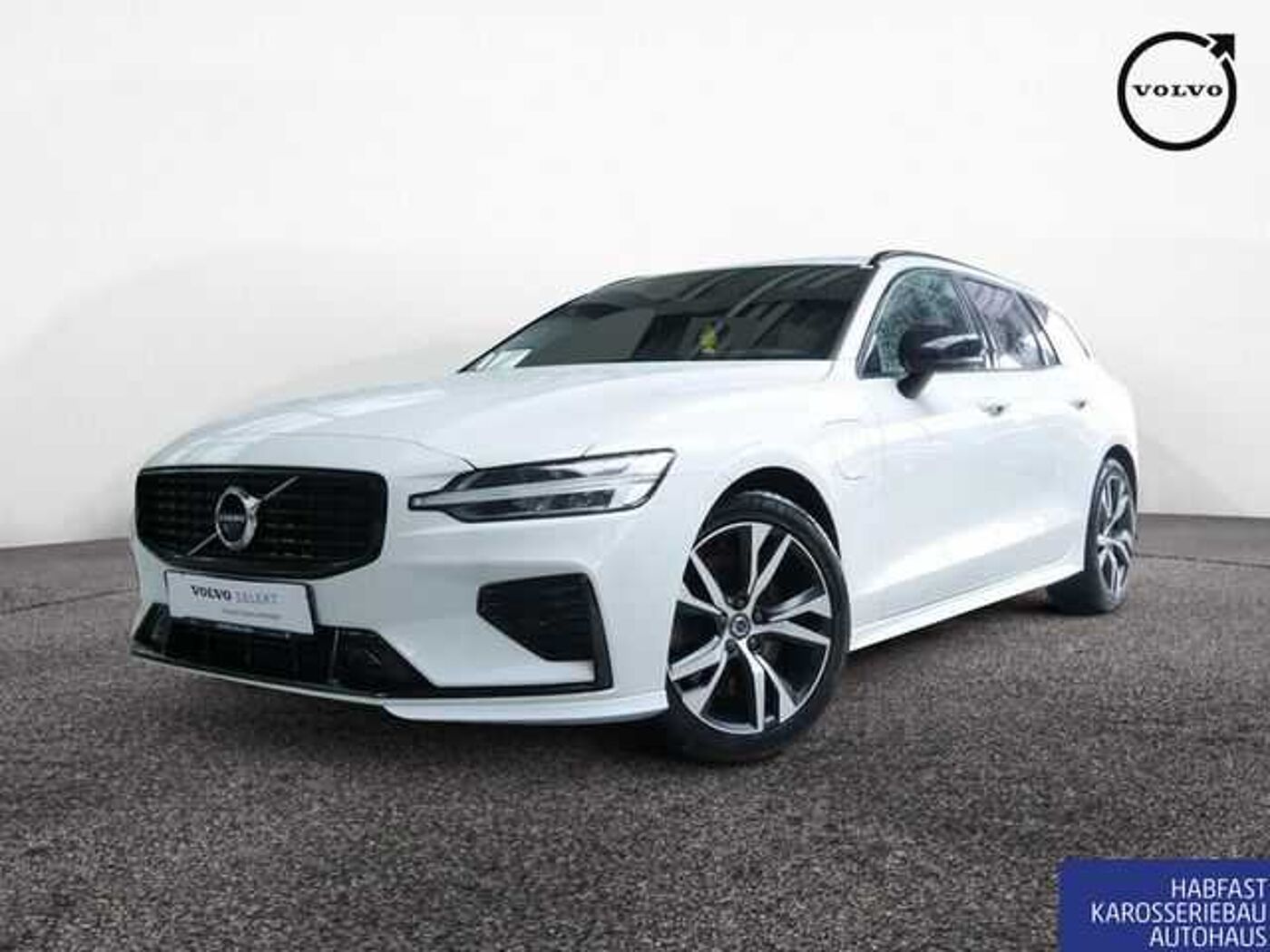 Volvo  T8 AWD Twin Engine R-Design SHZ AHK LED 360