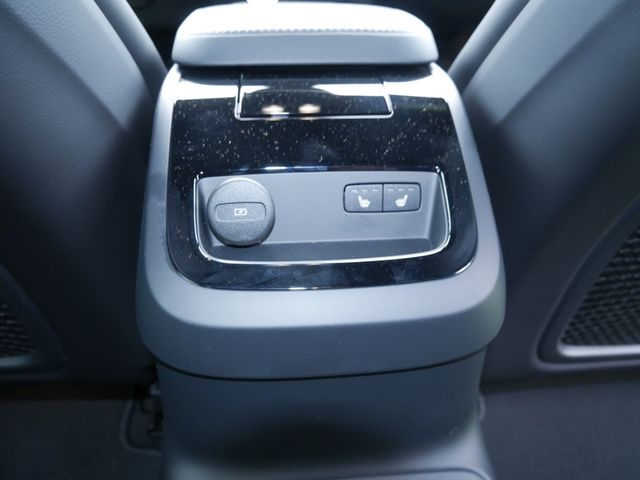 Volvo  Twin Engine