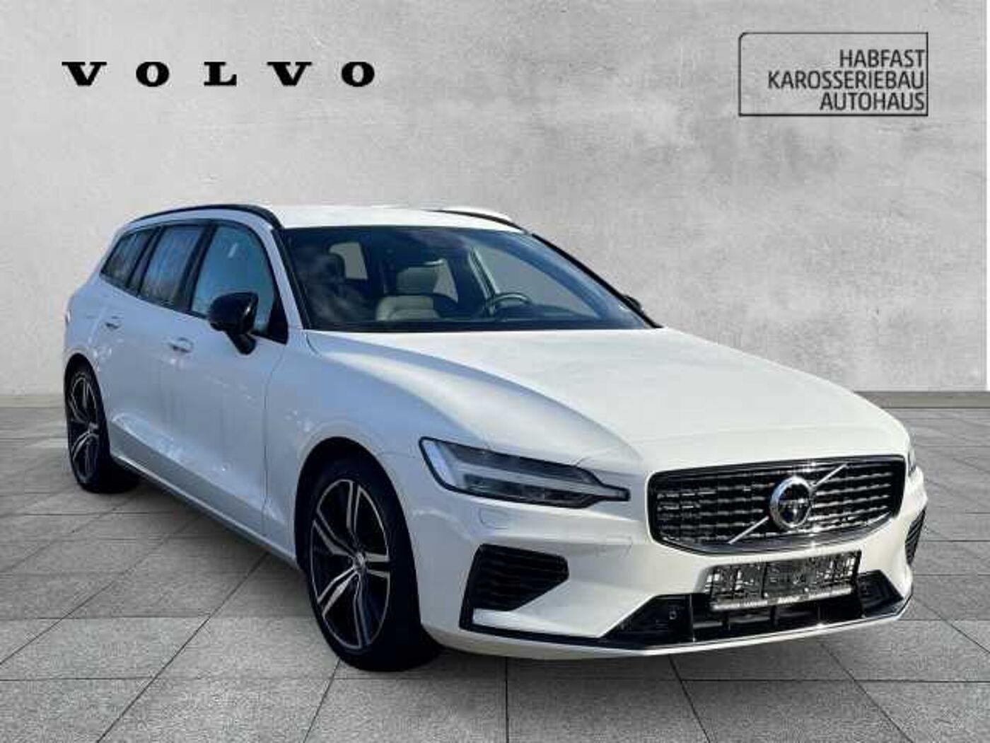 Volvo  T6 R Design Recharge Plug-In Hybrid AWD StandHZG AHK Navi Leder digitales Cockpi